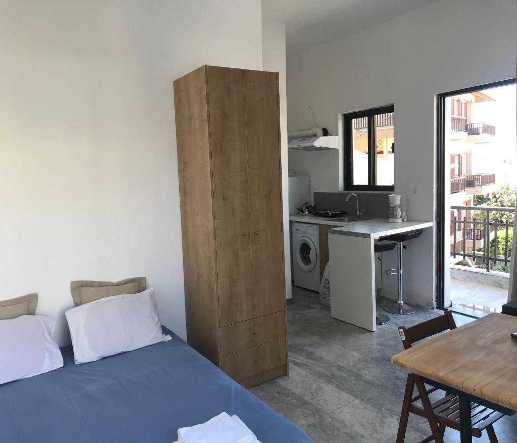 Amalthia Hotel Apartments Rethymno Esterno foto